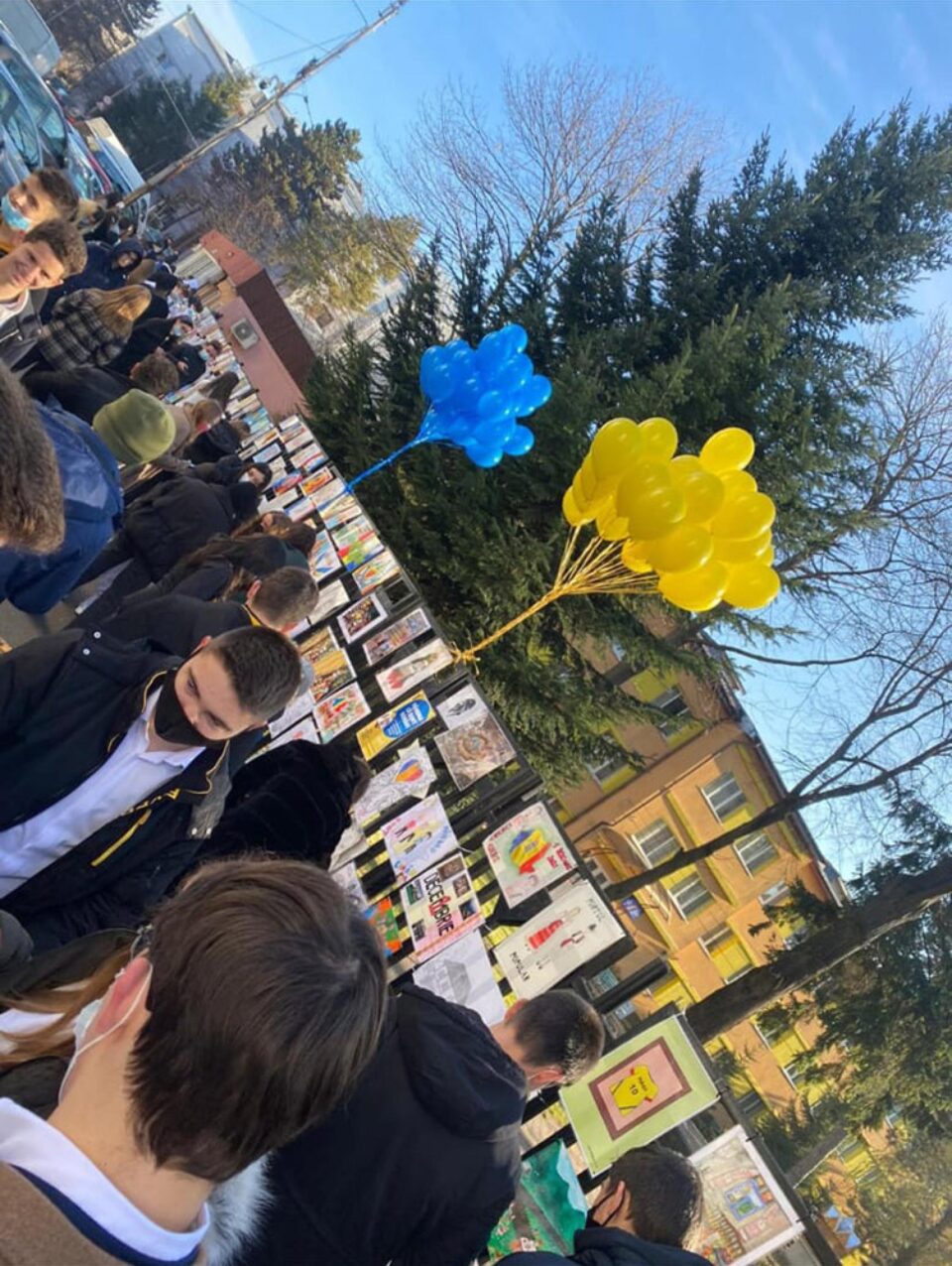 „Mândru că sunt român!”, tema unei expoziții de desene în aer liber organizate de elevii Colegiului de Informatică „Spiru Haret”
