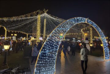 Mii de oameni au fost prezenți la aprinderea luminilor de sărbătoare, în centrul Sucevei 7