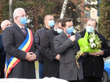 Șase titluri de „Cetățean de Onoare al Sucevei”, înmânate cu ocazia Zilei Bucovinei