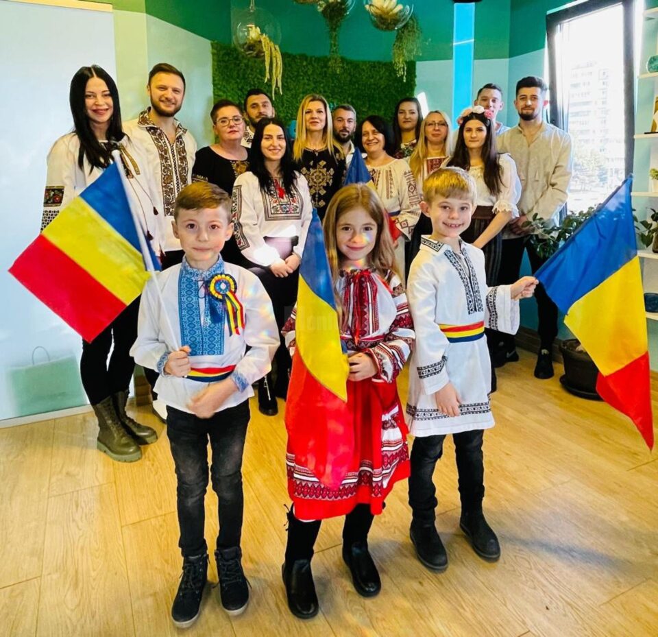 Echipa Omnia Centrum Suceava le transmite tuturor colaboratorilor „La mulți ani!”, de Ziua României.jpg