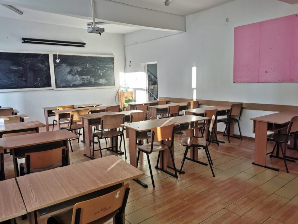 Sala de clasa inainte de amenajare (4).jpg