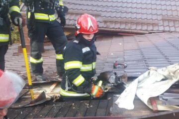pompieri la incendiu