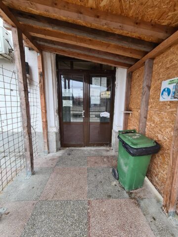 Gara Ițcani: dezolantă și semiabandonată