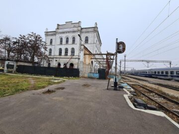 Gara Ițcani: dezolantă și semiabandonată