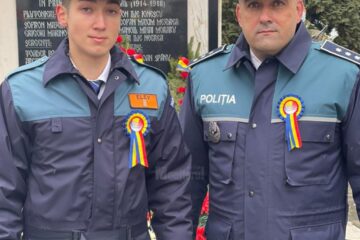 Comisarul-șef proaspăt pensionar și fiul său, Alex Sursa foto Orion Media