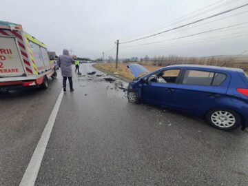 Două persoane au ajuns la spital după un accident la Cumpărătura