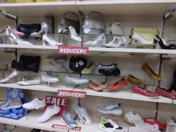 10 la sută reducere la toate articolele din noua colecție în magazinele „La Strada”