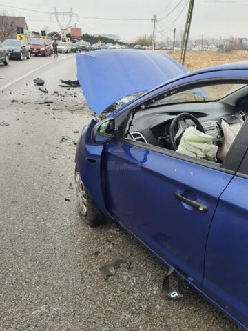 Două persoane au ajuns la spital după un accident la Cumpărătura