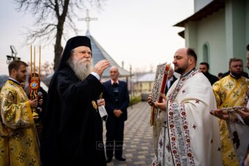 Liturghie arhierească la Parohia „Sfântul Ierarh Nicolae” din Salcea, în ajunul hramului