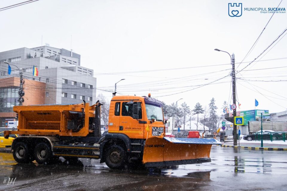 22 de utilaje au acționat pe străzile Sucevei în prima zi de cod galben de ninsoare