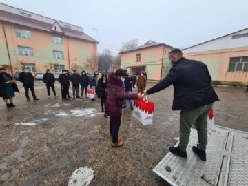 ”Moș Nicolae” a sosit luni dimineață la copiii Centrului Școlar de Educație Incluzivă