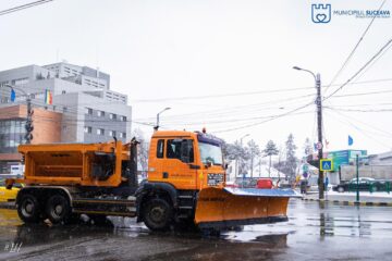 22 de utilaje de deszăpezire au acționat pe străzile Sucevei în prima zi de cod galben de ninsoare