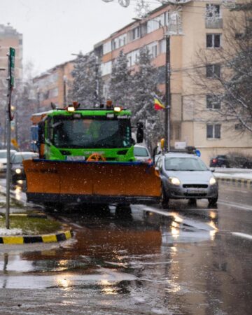 22 de utilaje au acționat pe străzile Sucevei în prima zi de cod galben de ninsoare