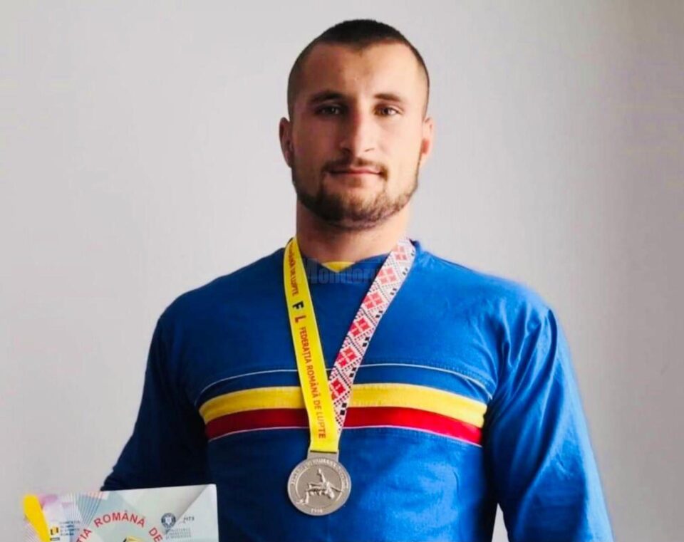 Luptătorul siretean Ionuț Buhăianu a prins pentru al treilea an consecutiv podiumul Naționalelor de seniori Luptătorul siretean Ionuț Buhăianu a prins pentru al treilea an consecutiv podiumul Naționalelor de seniori