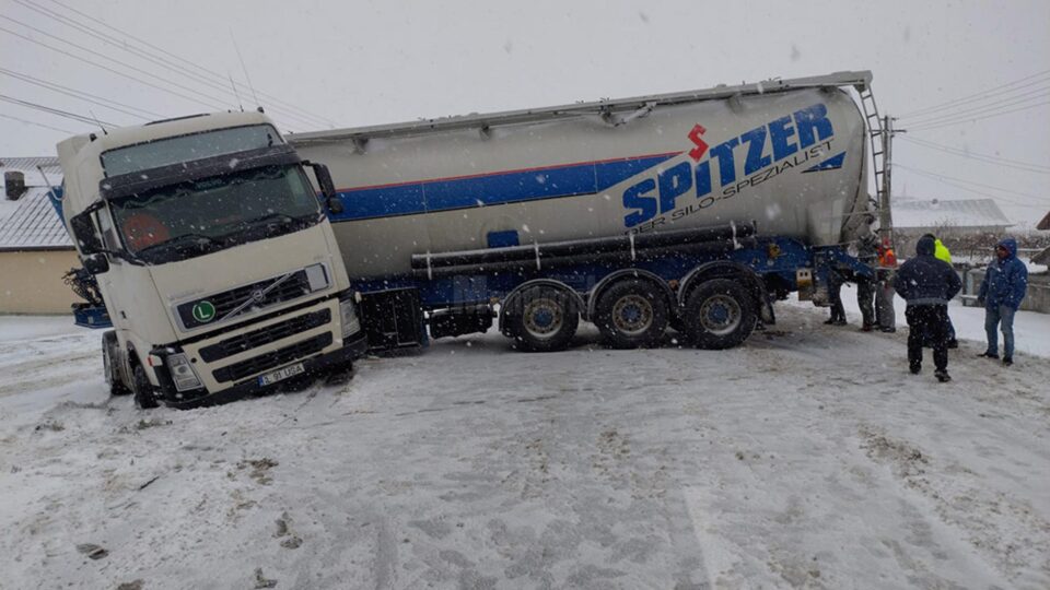 Accidentul s-a petrecut în jurul orei 10.30, între Oniceni și Drăgușeni