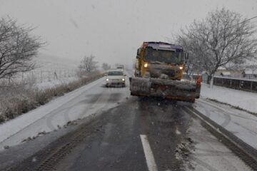 Avertizare de ploi și ninsoare