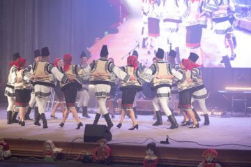 Balul Bobocilor ”Around the world” la USV, cu premii, muzică, dans și invitați surpriză