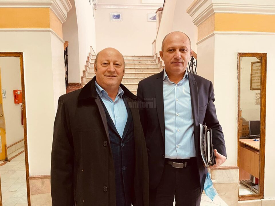Primarul Ilie Boncheș și ministrul Daniel Constantin Cadariu