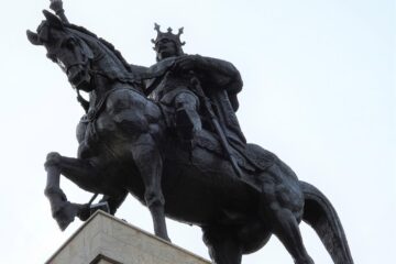 Ștefan cel Mare - statuia ecvestră de pe platoul Cetății de Scaun Suceava