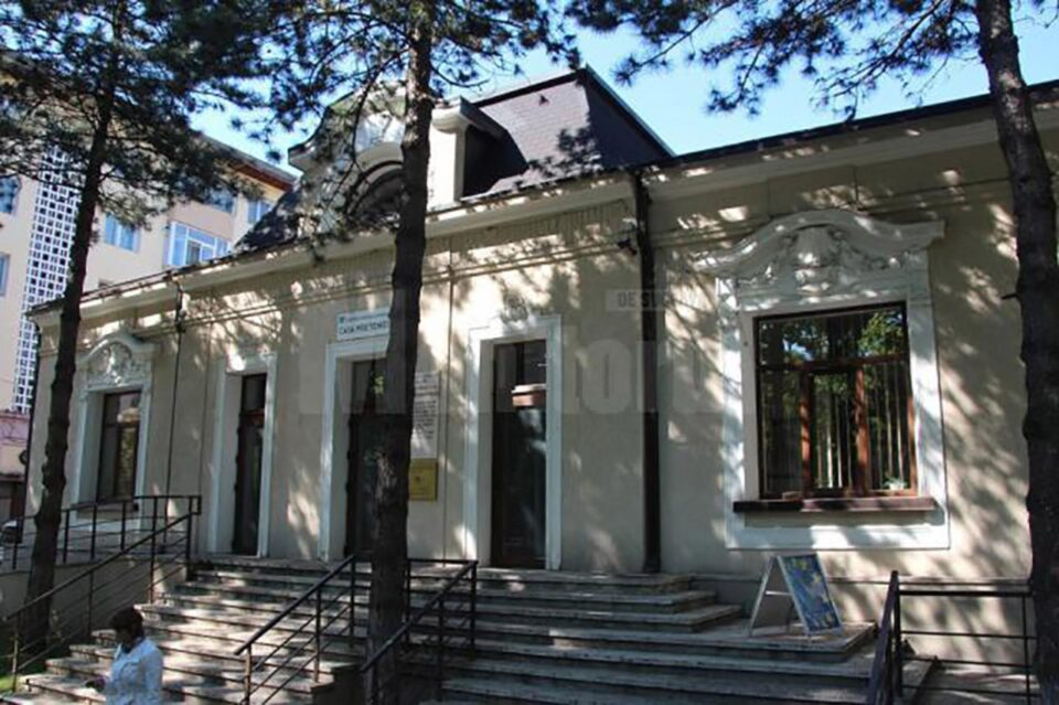 Program de cântece și poezii în limba franceză susținut de elevi de la Școala Gimnazială Oniceni Program de cântece și poezii în limba franceză susținut de elevi de la Școala Gimnazială Oniceni