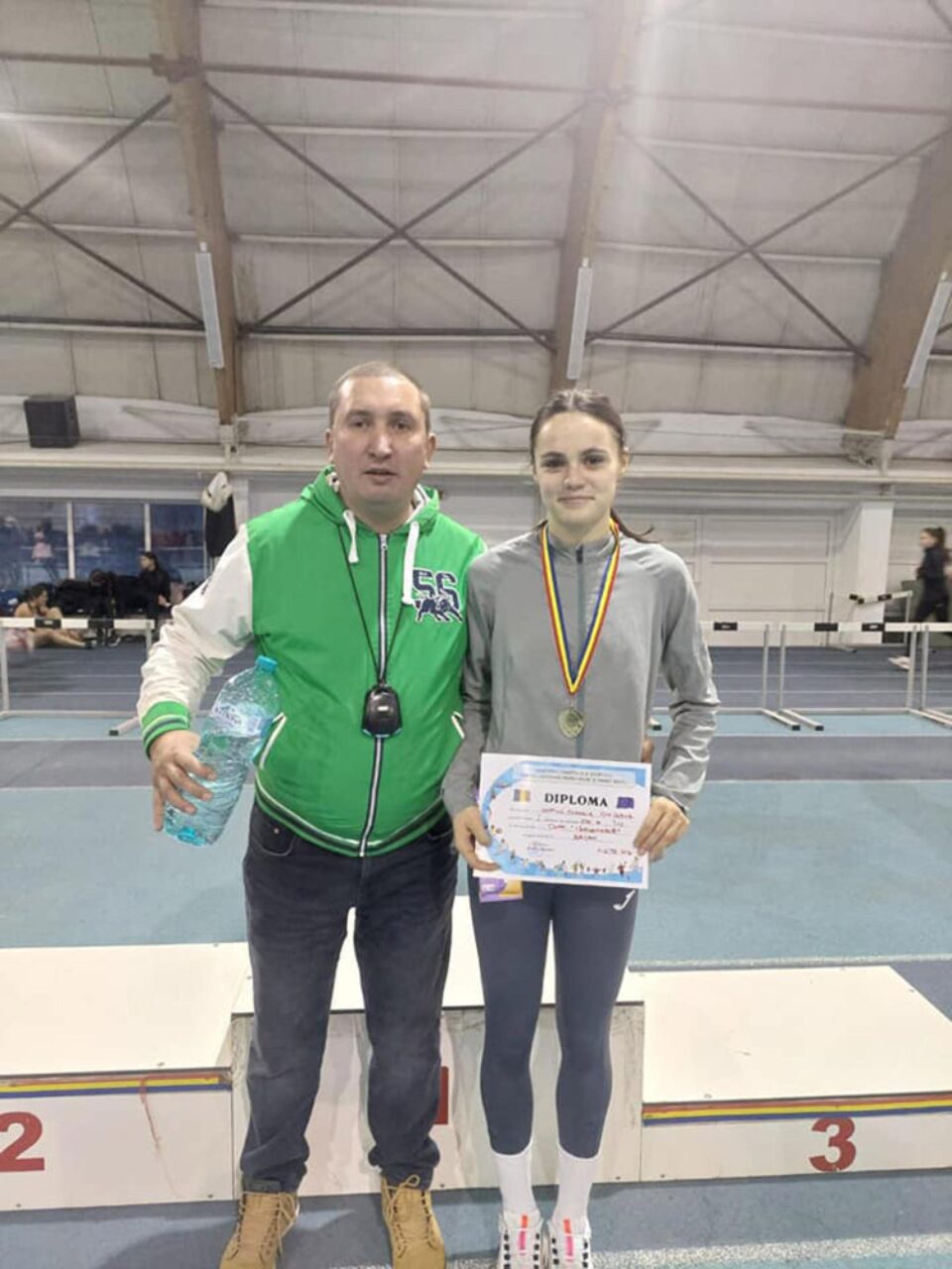 Claudia Ionela Costiuc, aici alături de antrenorul Cristian Prâsneac, a îndeplinit baremul pentru Europene Claudia Ionela Costiuc, aici alături de antrenorul Cristian Prâsneac, a îndeplinit baremul pentru Europene