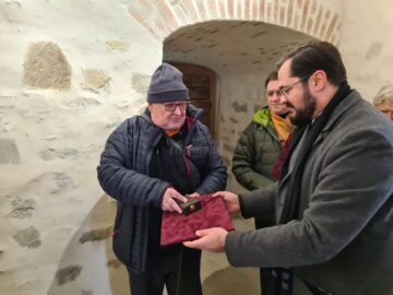 Distincție oferită profesorului Virgil Polizu