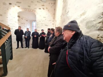 Asistența prezentă la deschiderea oficială a Turnului Lăpușneanu
