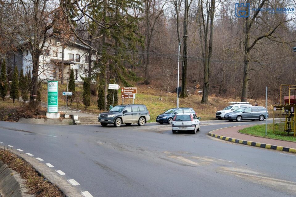 Sensul giratoriu de la intersecția Mitropoliei cu Parcului a fost desființat pe perioada sezonului rece 2
