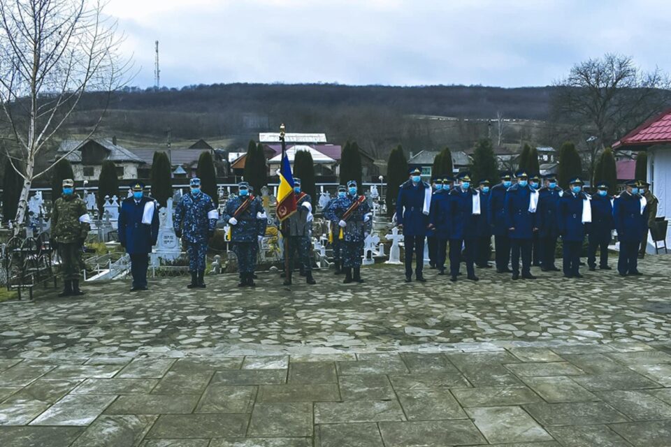 Veteranul de război Constantin Florea, în vârstă de 105 ani, condus pe ultimul drum cu onoruri militare