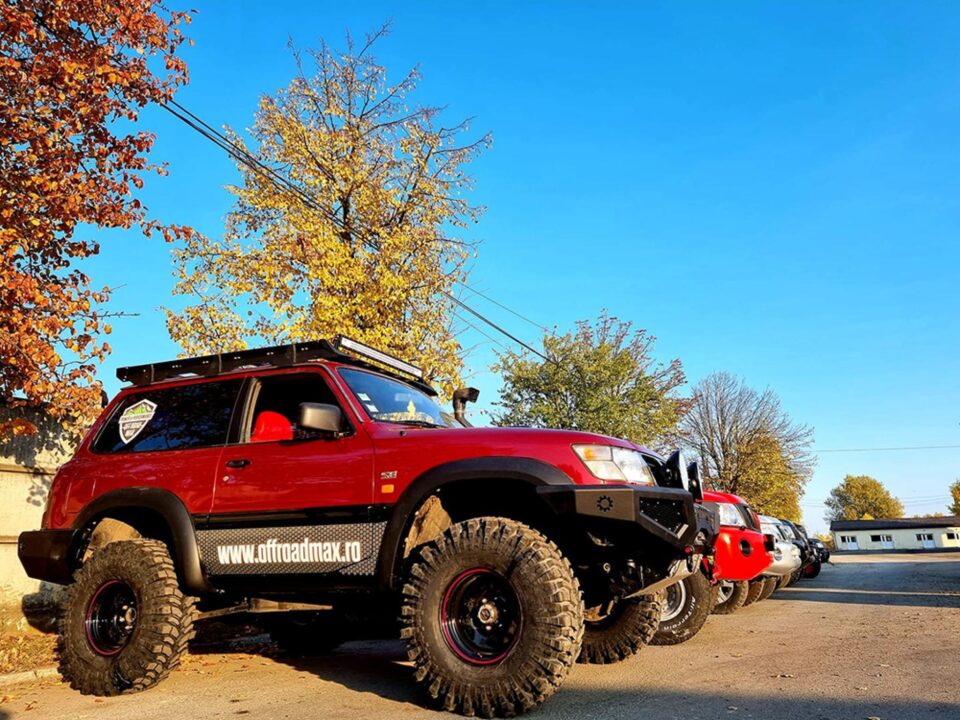 Suceveanul îi pune la dispoziție Moșului mașinile de teren off-road pentru a ajunge în locuri izolate din județ