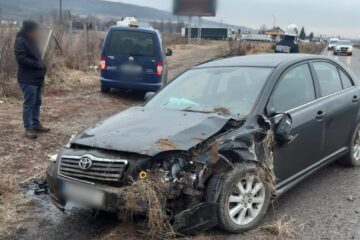 Mașina implicată în accidentul de la Pătrăuți