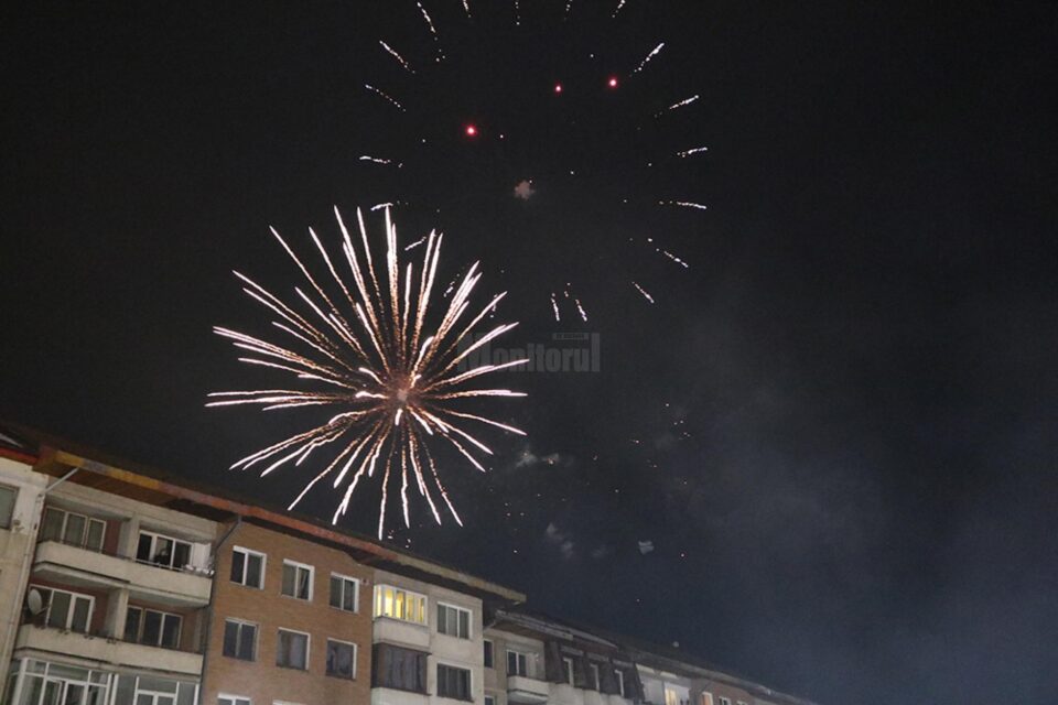Focurile de artificii vor fi vizibile timp de 20 de minute în centrul Sucevei