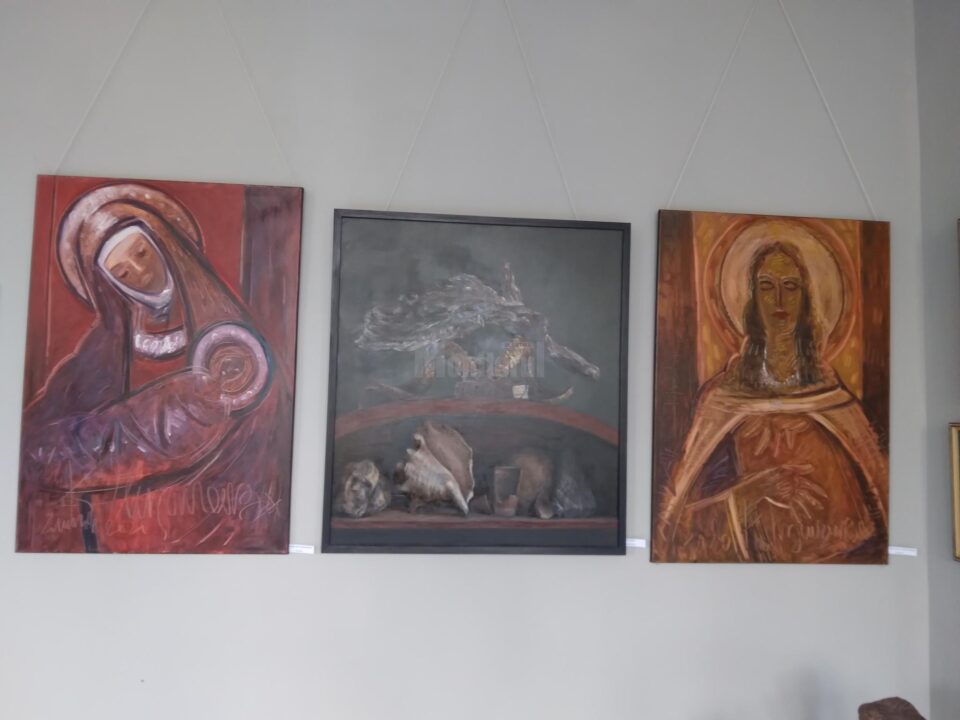 La Galeria de Artă „Ion Irimescu” din municipiul Suceava s-a vernisat recent expoziția „Anuala 2021”, (2).jpg