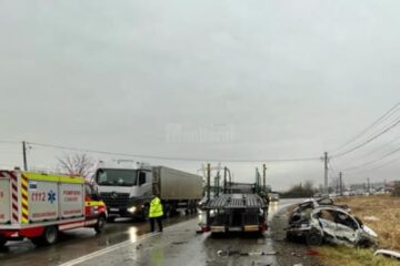 Autoturismul s-a lovit cu o violență extremă, din lateral, de autotren