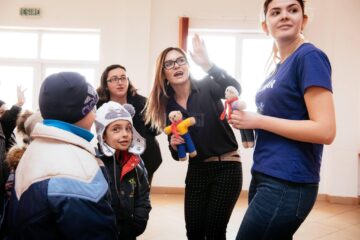 Fundația Te Aud România: 7 ani de activitate, 13 proiecte în desfășurare și aproximativ o mie de beneficiari doar în 2021