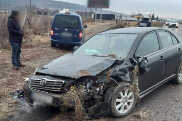 Mașina implicată în accidentul de la Pătrăuți
