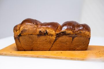 Nu știam cât de bun e Cozonacul Mopan! Natural 100% și plin de nucă. Mii de suceveni îl cumpără de Crăciun