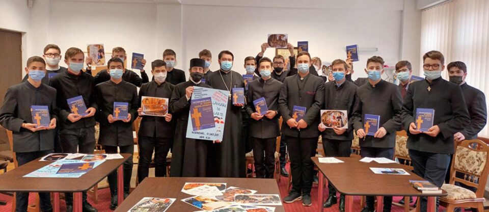 Lansarea Dicționarului bilingv de termeni religioși, la Seminarul Teologic Liceal Ortodox sucevean Lansarea Dicționarului bilingv de termeni religioși, la Seminarul Teologic Liceal Ortodox sucevean