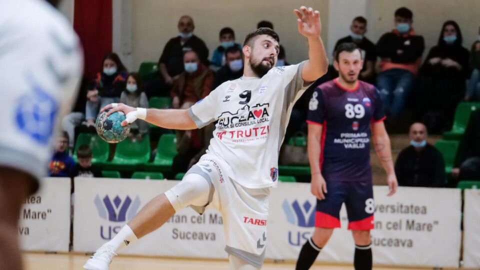 Adrian Târziorul ocupa locul secund în topul golgheterilor Ligii Naționale de handbal masculin Adrian Târziorul ocupa locul secund în topul golgheterilor Ligii Naționale de handbal masculin