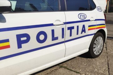 Avea două condamnări la activ, dar a plecat la plimbare cu mașina deși nu avea permis