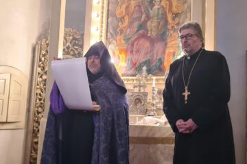 Momentul în care este citit mesajul transmis de Catolicosul tuturor armenilor