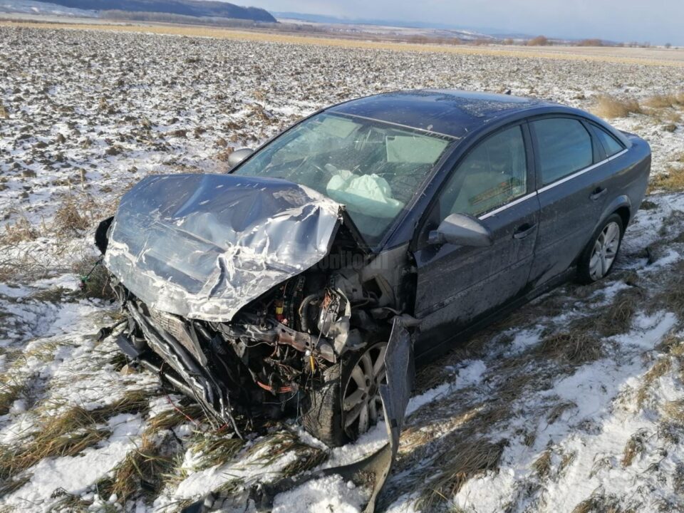 Cele două mașini implicate în accident