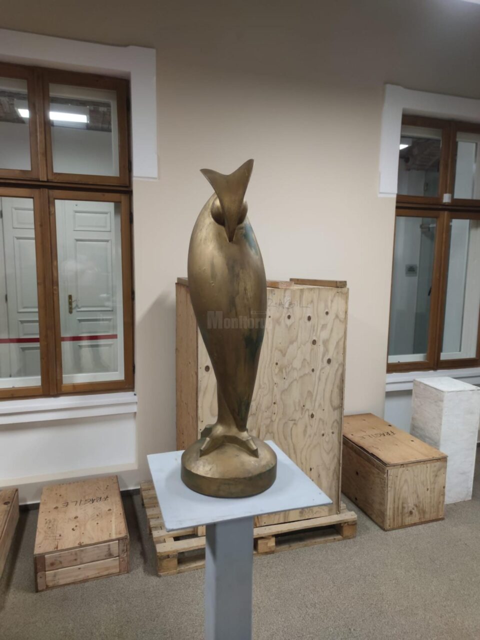 Bufniță, sculptură semnată de Constantin Antonovici