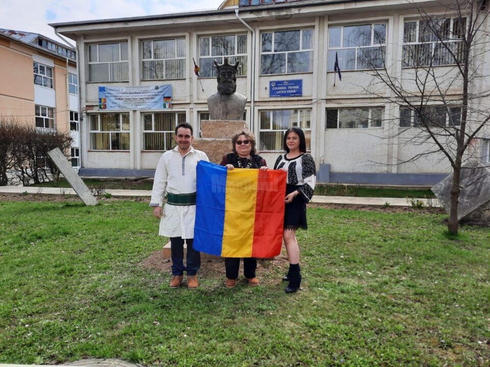 Profesori și elevi de la Colegiul Tehnic „Lațcu Vodă” Siret, premiați peste hotare
