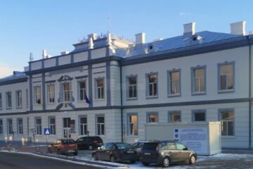 În Siret, compania a sprijinit Spitalul de Boli Cronice în vederea renovării pavilionului central, incluzând acoperișul și fațada