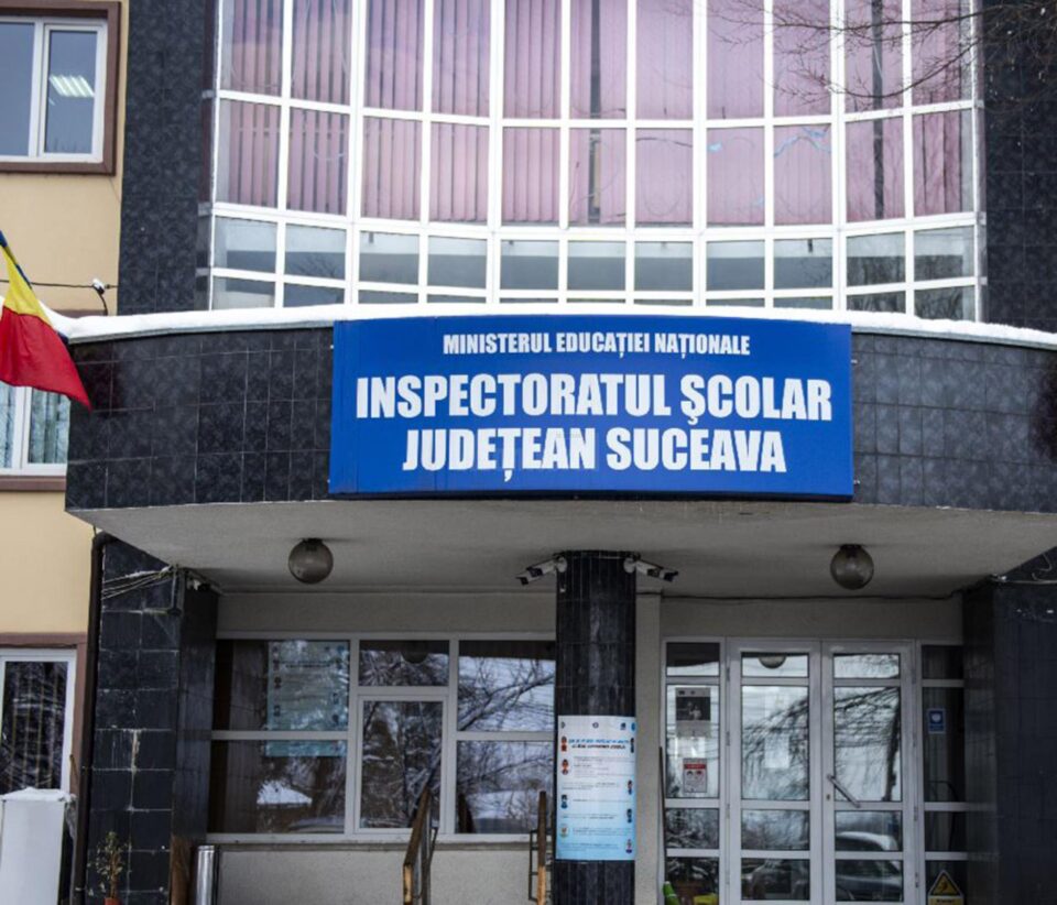 Inspectoratul Școlar Suceava a cerut o notă explicativă conducerii Școlii Mihoveni, după ce părinții au reclamat că li s-a dat copiilor lapte expirat Inspectoratul Școlar Suceava a cerut o notă explicativă conducerii Școlii Mihoveni, după ce părinții au reclamat că li s-a dat copiilor lapte expirat