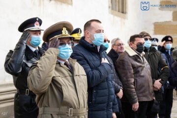 Slujbă de comemorare a eroilor Revoluției și depunere de coroane de flori, la troița Bisericii „Sfânta Înviere”