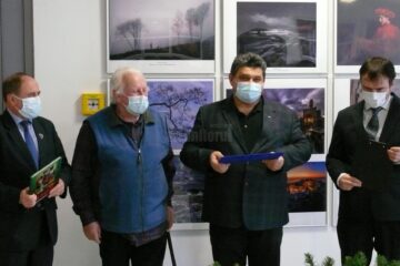 Diplomă de excelență, pentru întreaga activitate în slujba culturii, oferită artistului plastic sucevean Liviu Suhar