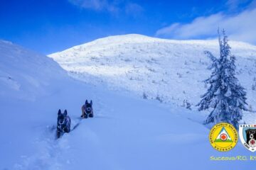 Mai multe trasee montane nu sunt recomandate turiștilor. Stratul de zăpadă în zonele de munte ajunge și la 70 de centimetri