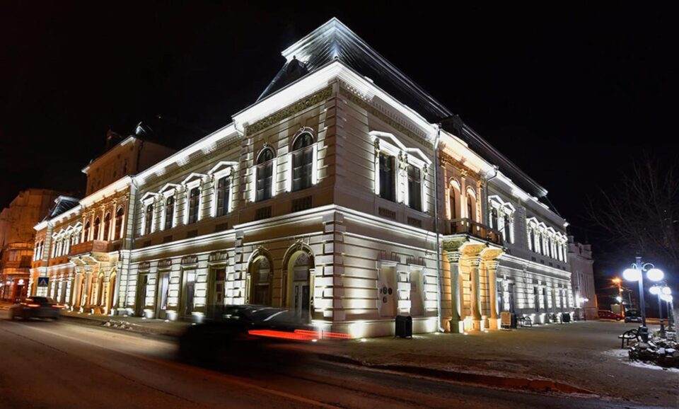 Vechiul palat comunal din Câmpulung Moldovenesc a fost restaurat în totalitate